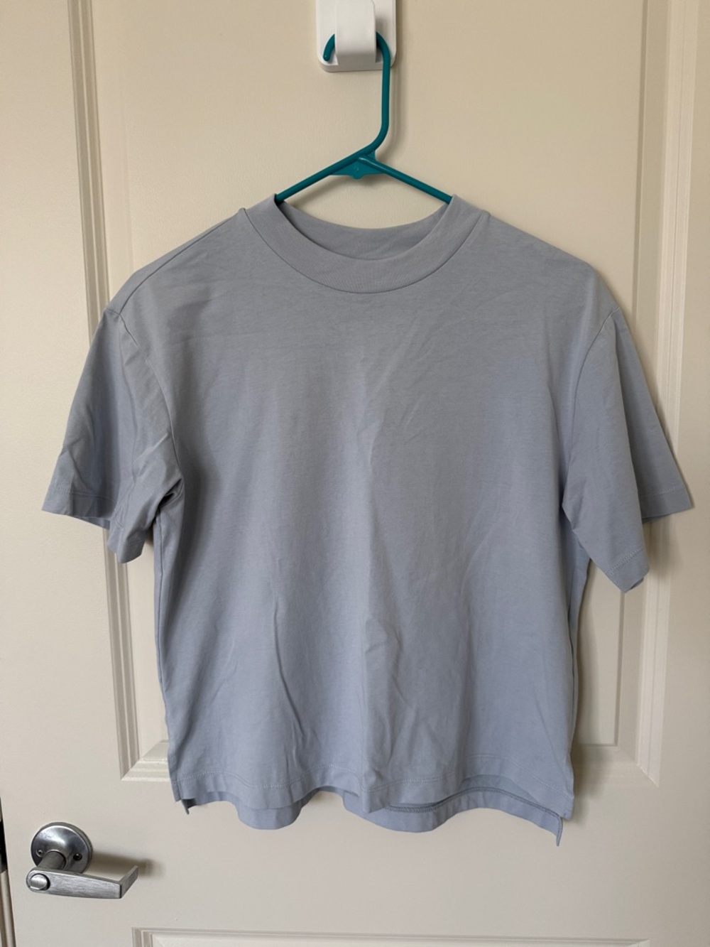 Uniqlo Classic Crewneck T-Shirt in Light Gray